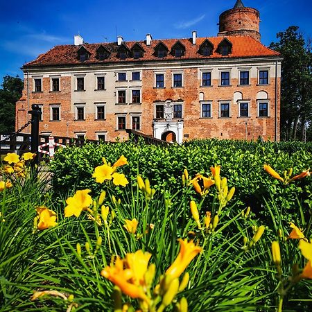 Zamek Uniejow Aparthotel Luaran gambar