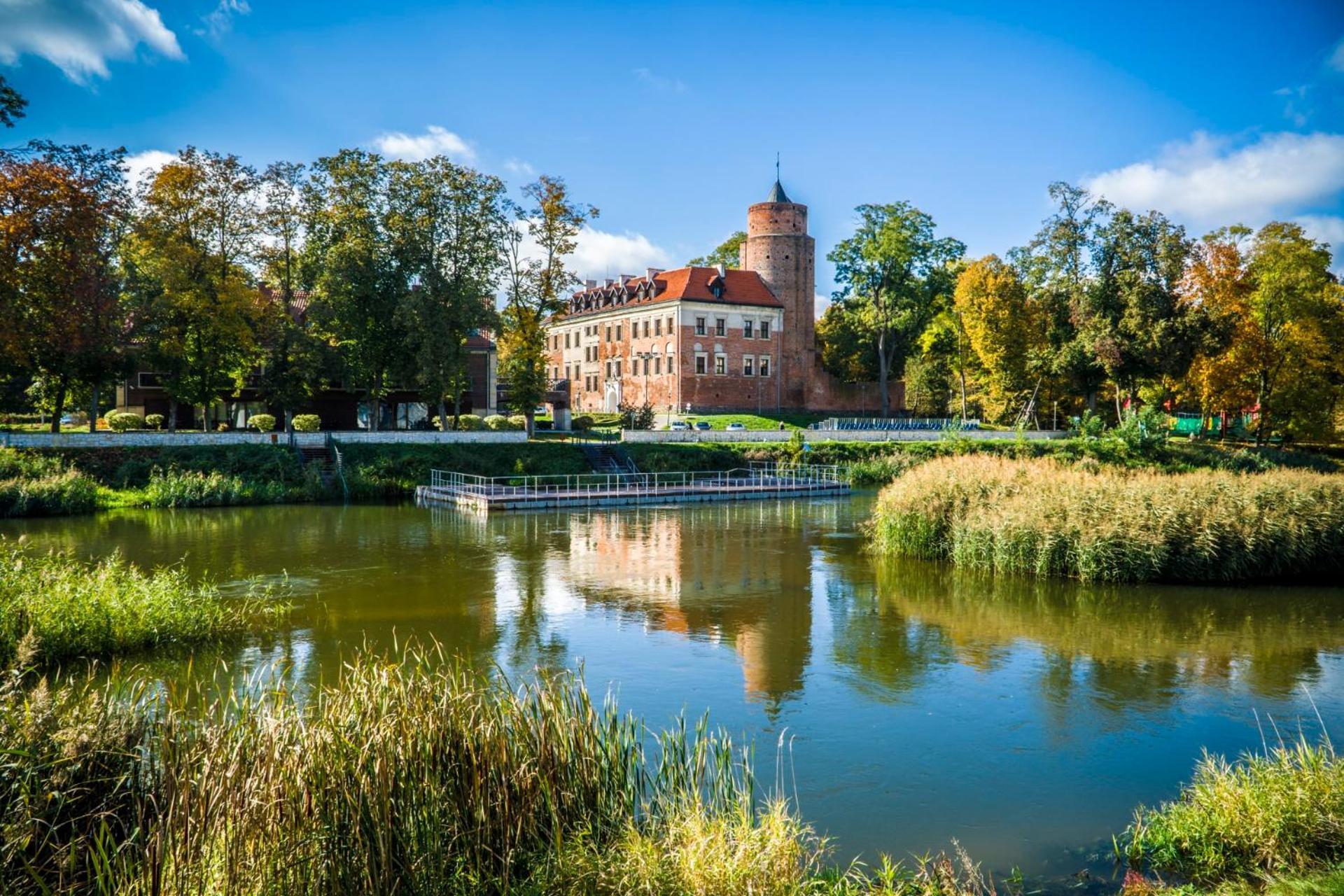 Zamek Uniejow Aparthotel Luaran gambar
