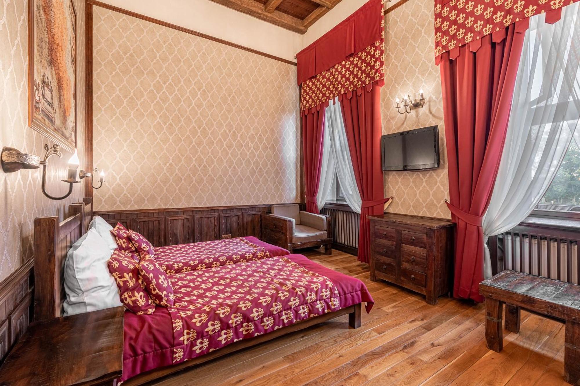 Zamek Uniejow Aparthotel Luaran gambar