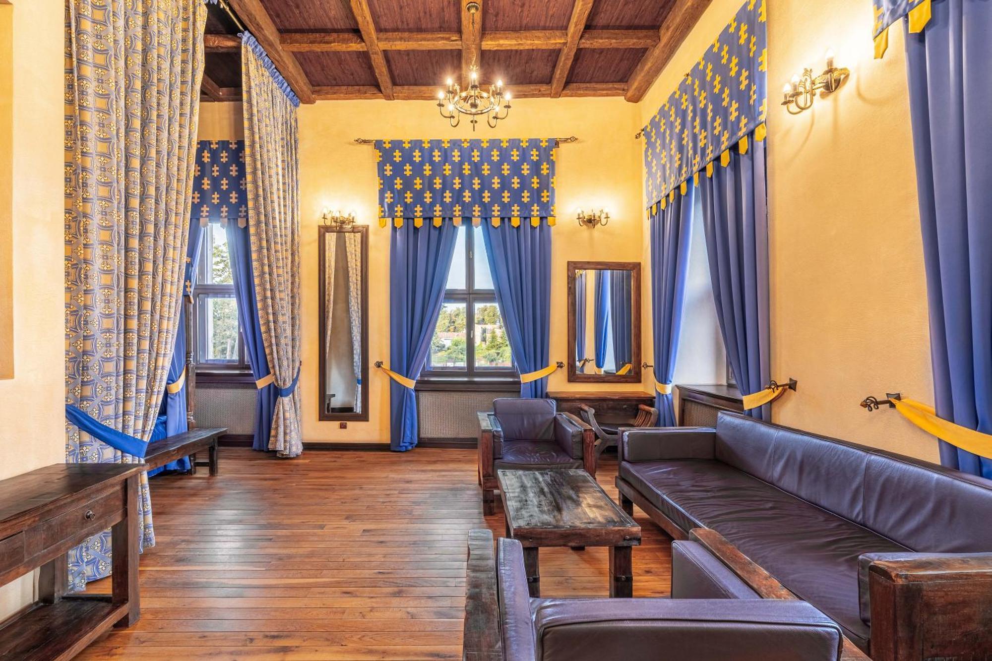 Zamek Uniejow Aparthotel Luaran gambar