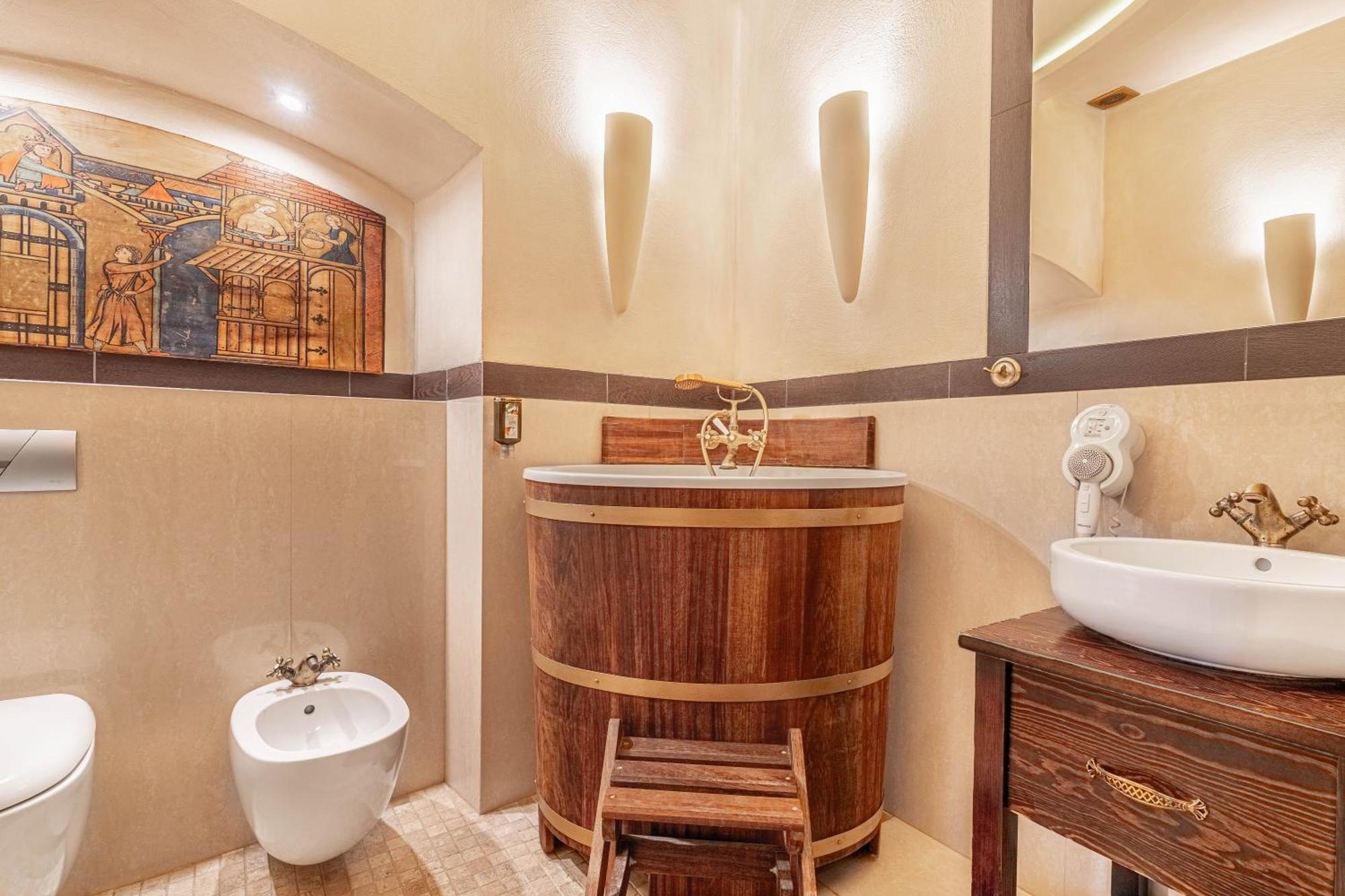 Zamek Uniejow Aparthotel Luaran gambar