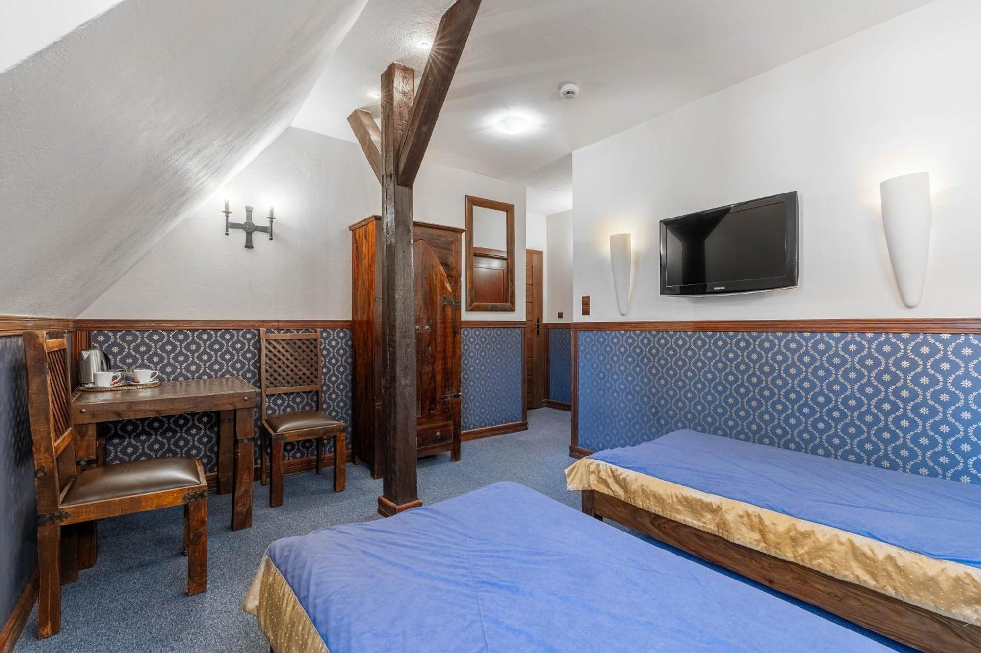 Zamek Uniejow Aparthotel Luaran gambar